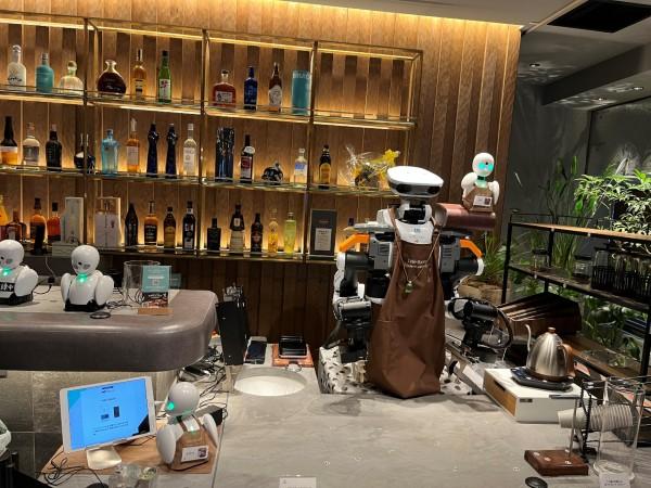 robot avatar cafe